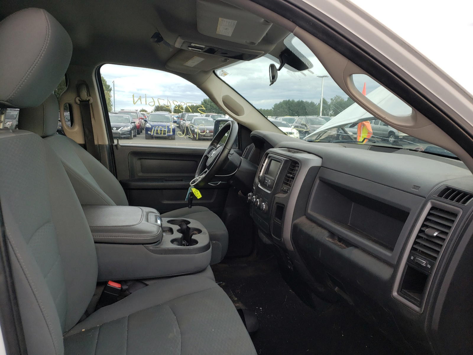 Photo 5 from auction – 2017 RAM 1500 ST with VIN 1C6RR7FG1HS643622