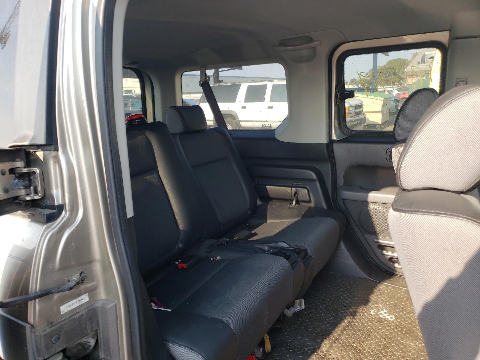 Photo 6 from auction – 2004 HONDA ELEMENT EX with VIN 5J6YH18524L012909