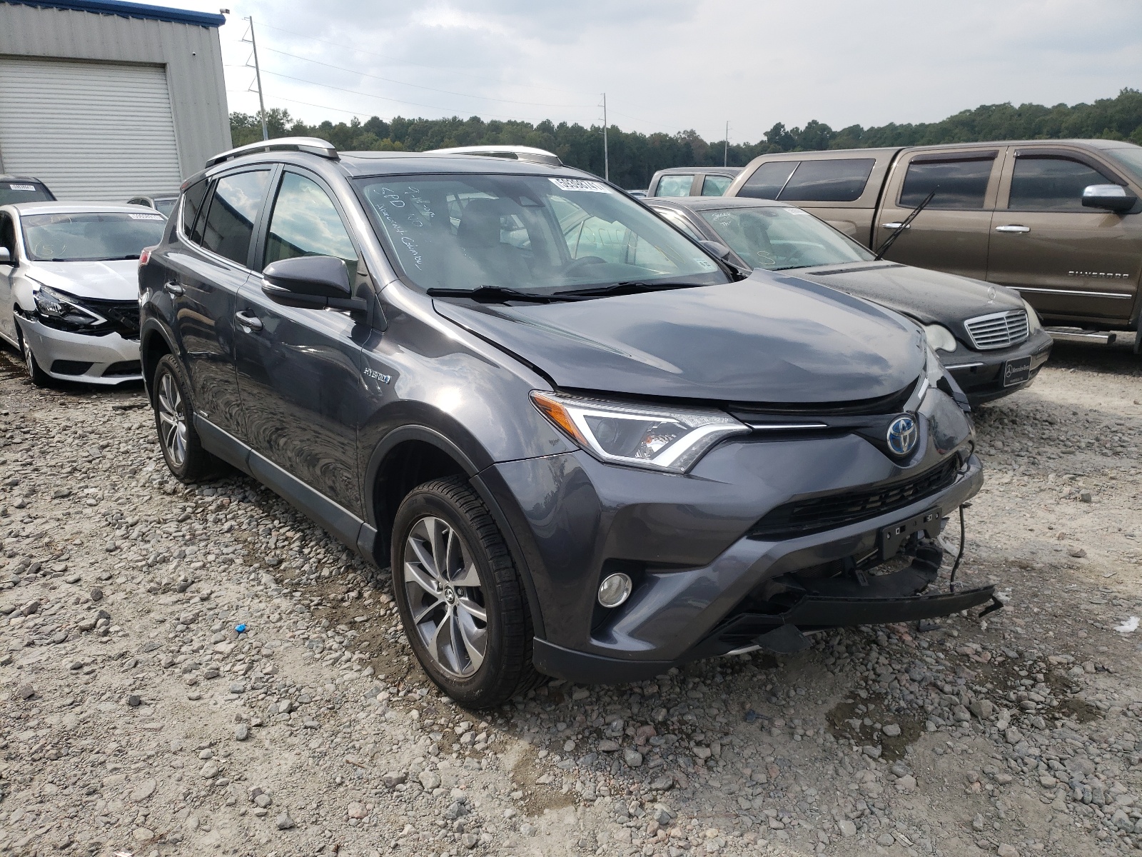 Photo 1 from auction – 2017 TOYOTA RAV4 HV LE with VIN JTMRJREV5HD079649