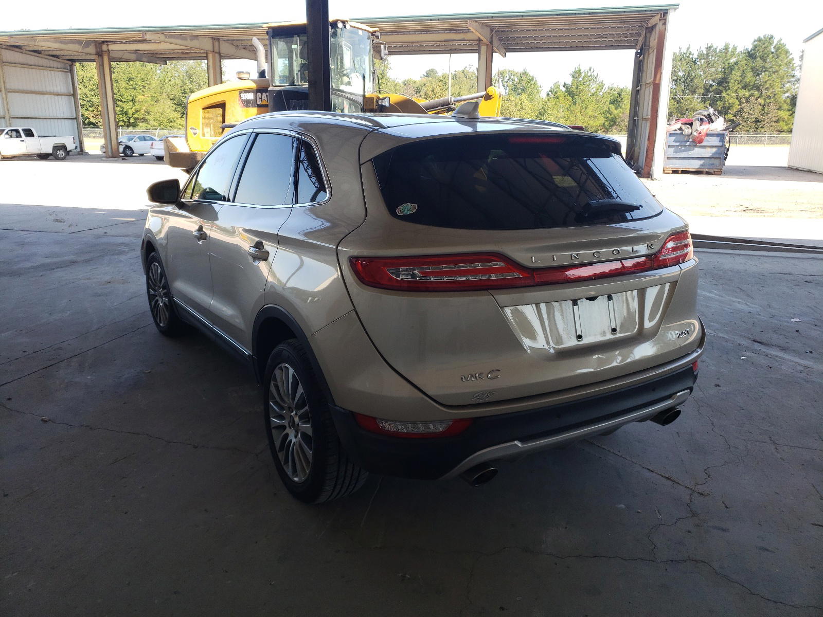 Photo 3 from auction – 2017 LINCOLN MKC RESERV with VIN 5LMCJ3C97HUL50115