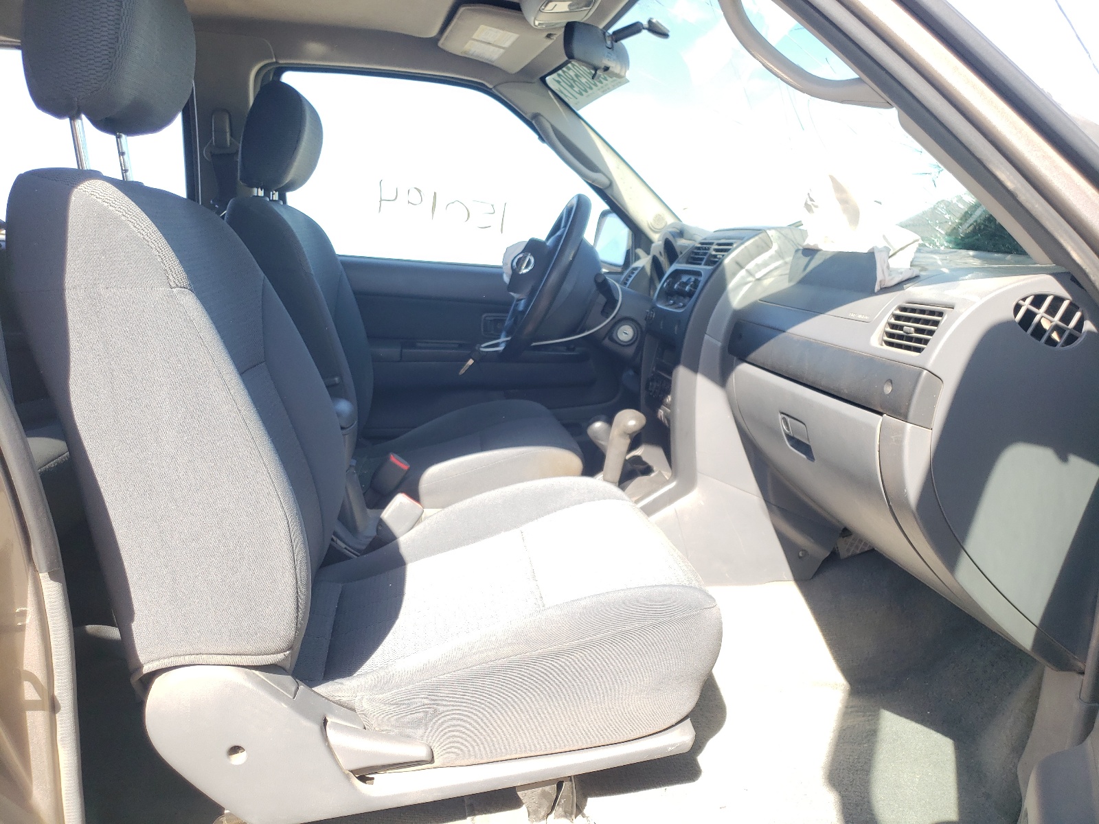 Photo 5 from auction – 2004 NISSAN FRONTIER C with VIN 1N6MD27Y84C455855