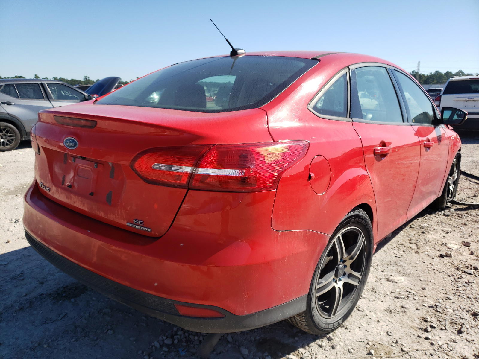 Photo 4 from auction – 2015 FORD FOCUS SE with VIN 1FADP3F23FL240342