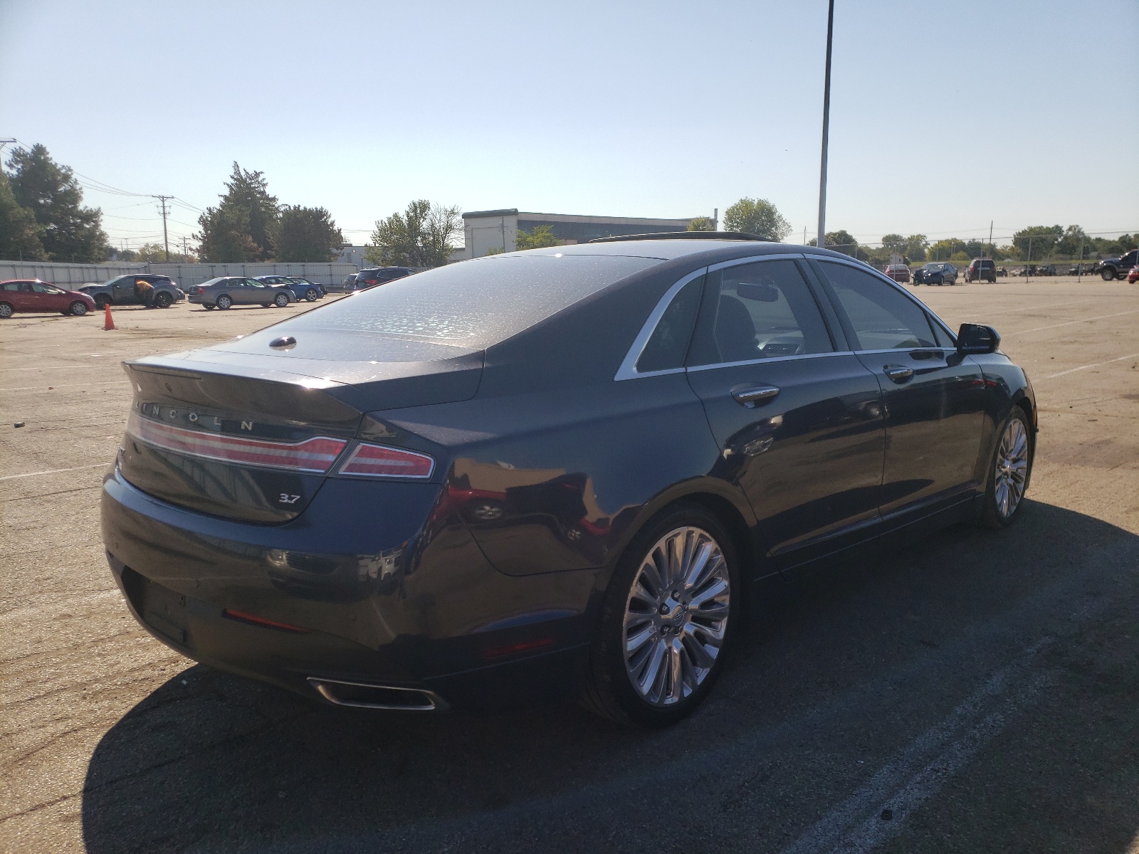 Photo 4 from auction – 2013 LINCOLN MKZ with VIN 3LN6L2GK7DR814104