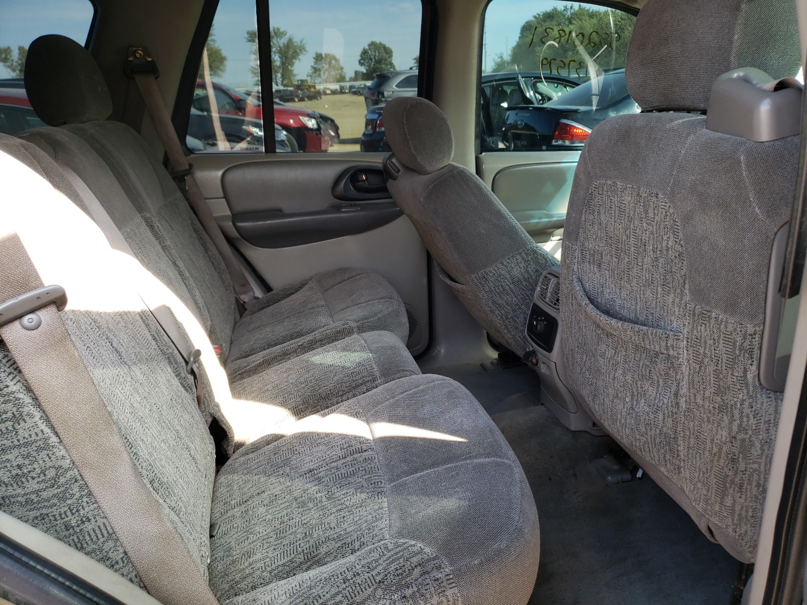 Photo 6 from auction – 2002 CHEVROLET TRAILBLAZE with VIN 1GNDT13S622389849