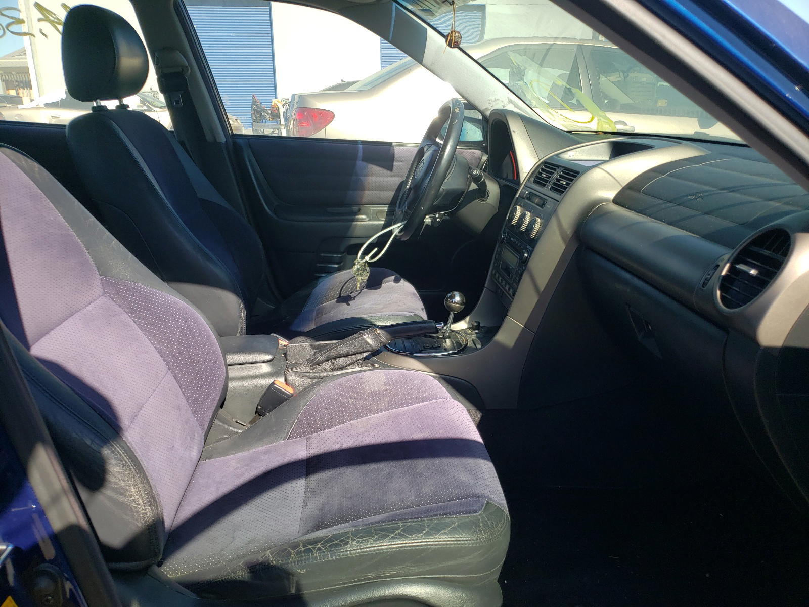 Photo 5 from auction – 2001 LEXUS IS 300 with VIN JTHBD182810002474