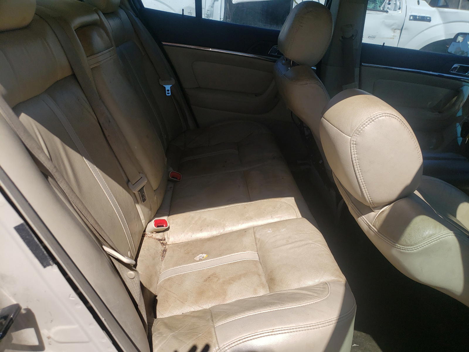 Photo 18 from auction – 2016 LINCOLN MKS with VIN 1LNHL9DK8GG601289