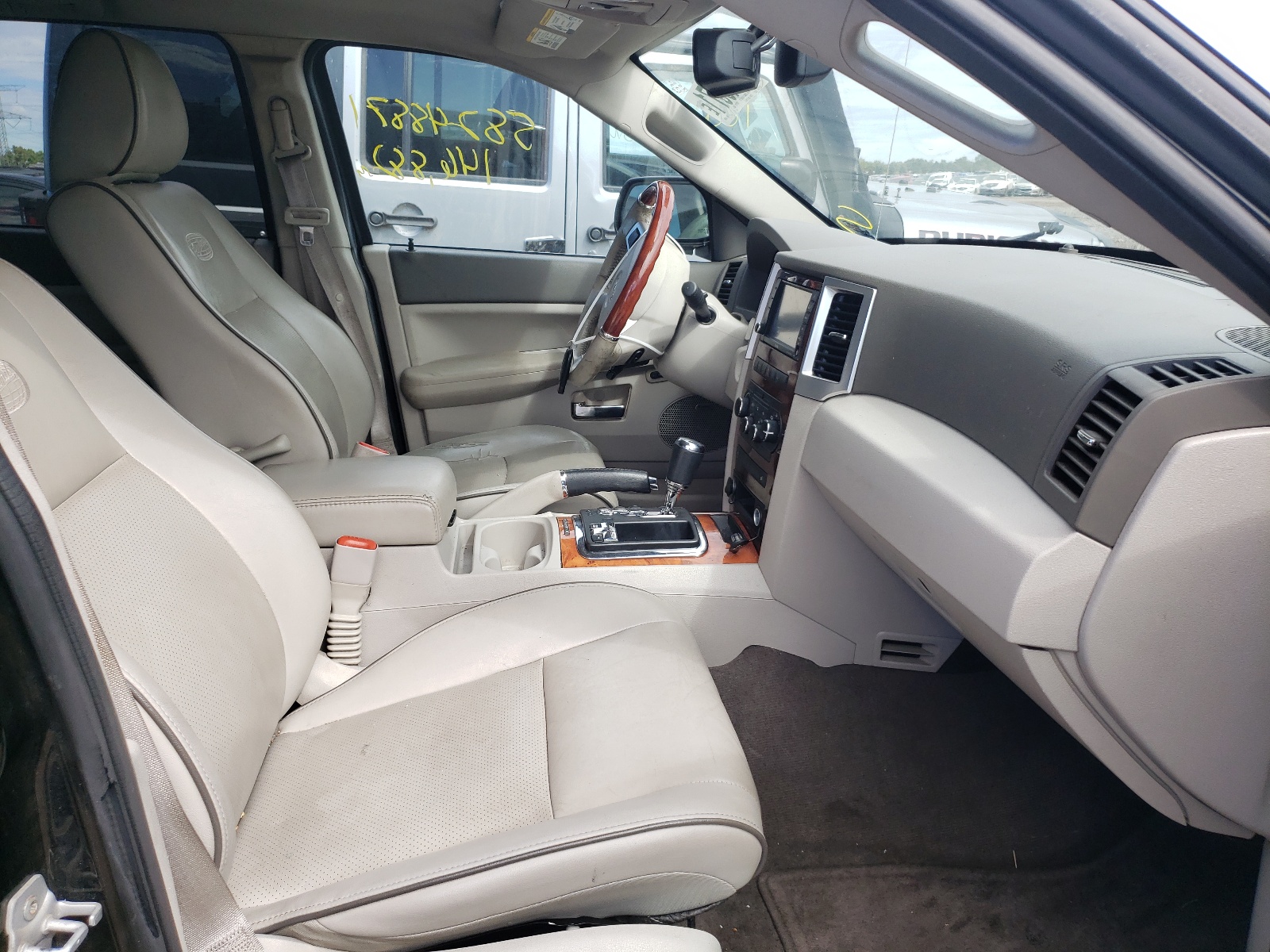 Photo 5 from auction – 2008 JEEP GRAND CHER with VIN 1J8HR68298C152265
