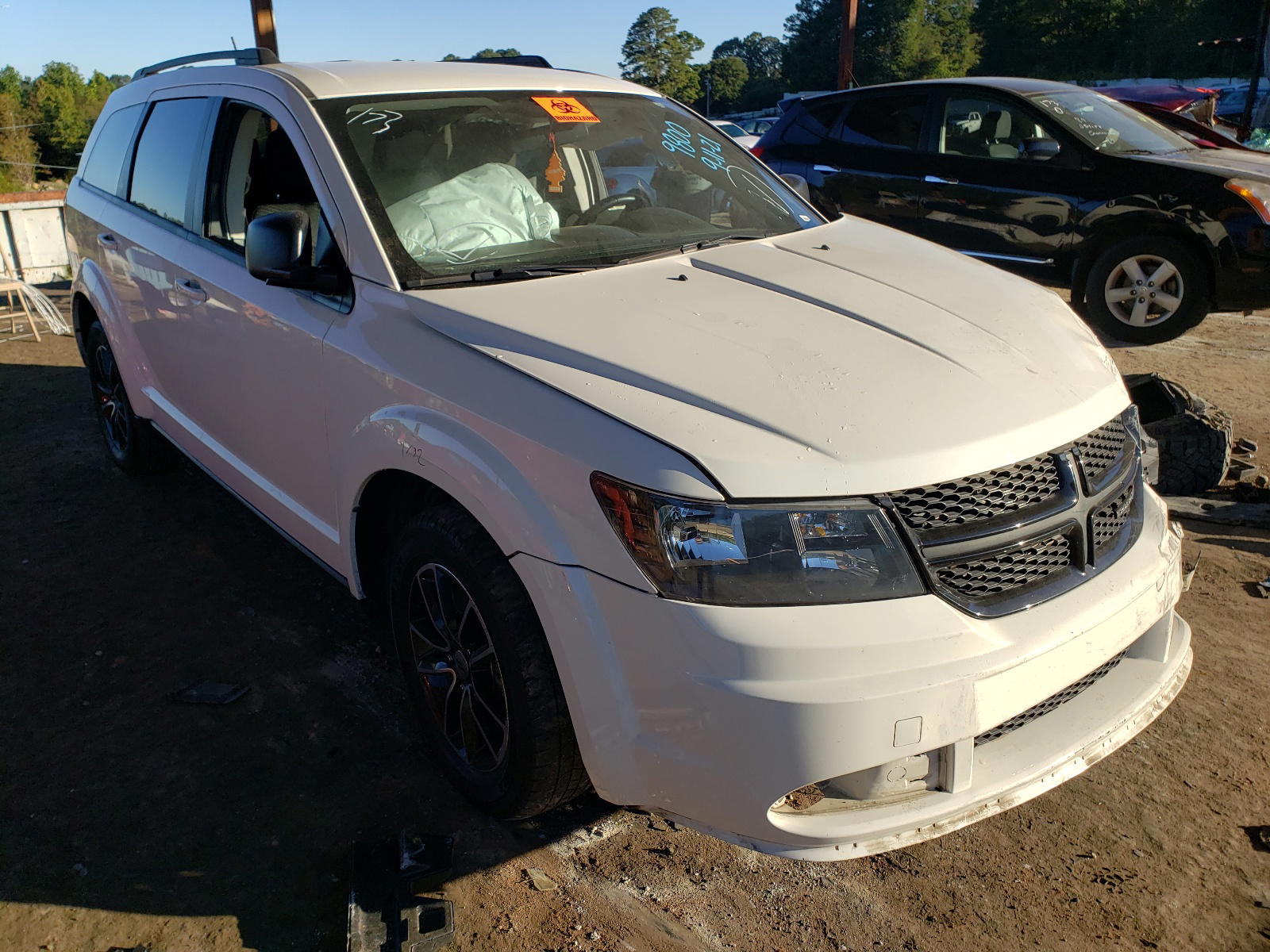 DODGE JOURNEY SE 2018 with VIN 3C4PDCAB7JT309800 - Photo from auction