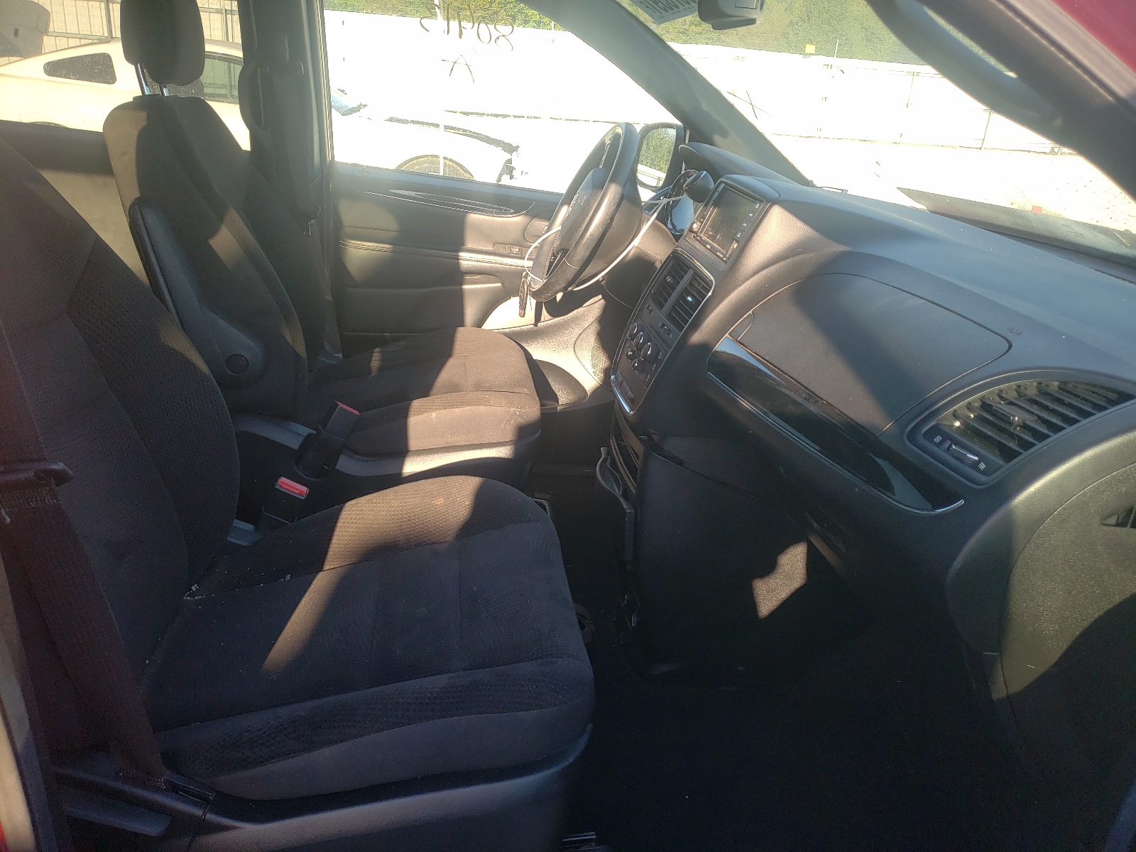 Photo 5 from auction – 2018 DODGE GRAND CARA with VIN 2C4RDGBG8JR223425