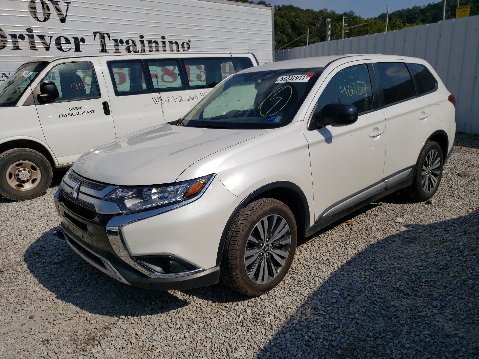 Photo 15 from auction – 2019 MITSUBISHI OUTLANDER with VIN JA4AD2A33KZ013900