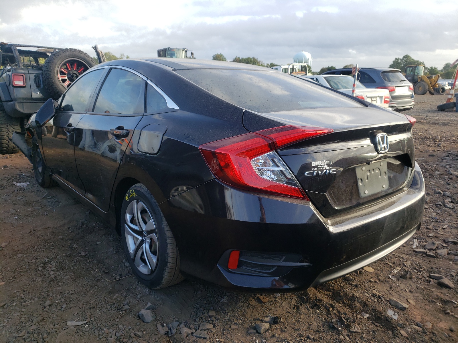 Photo 3 from auction – 2017 HONDA CIVIC LX with VIN 19XFC2F53HE226469