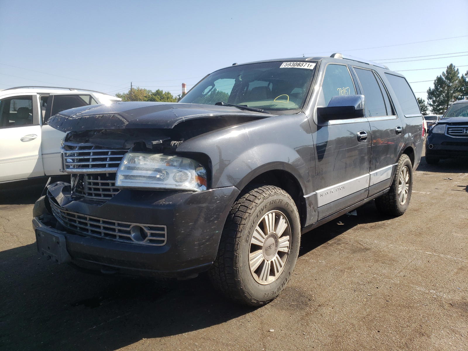Photo 2 from auction – 2007 LINCOLN NAVIGATOR with VIN 5LMFU28527LJ22189