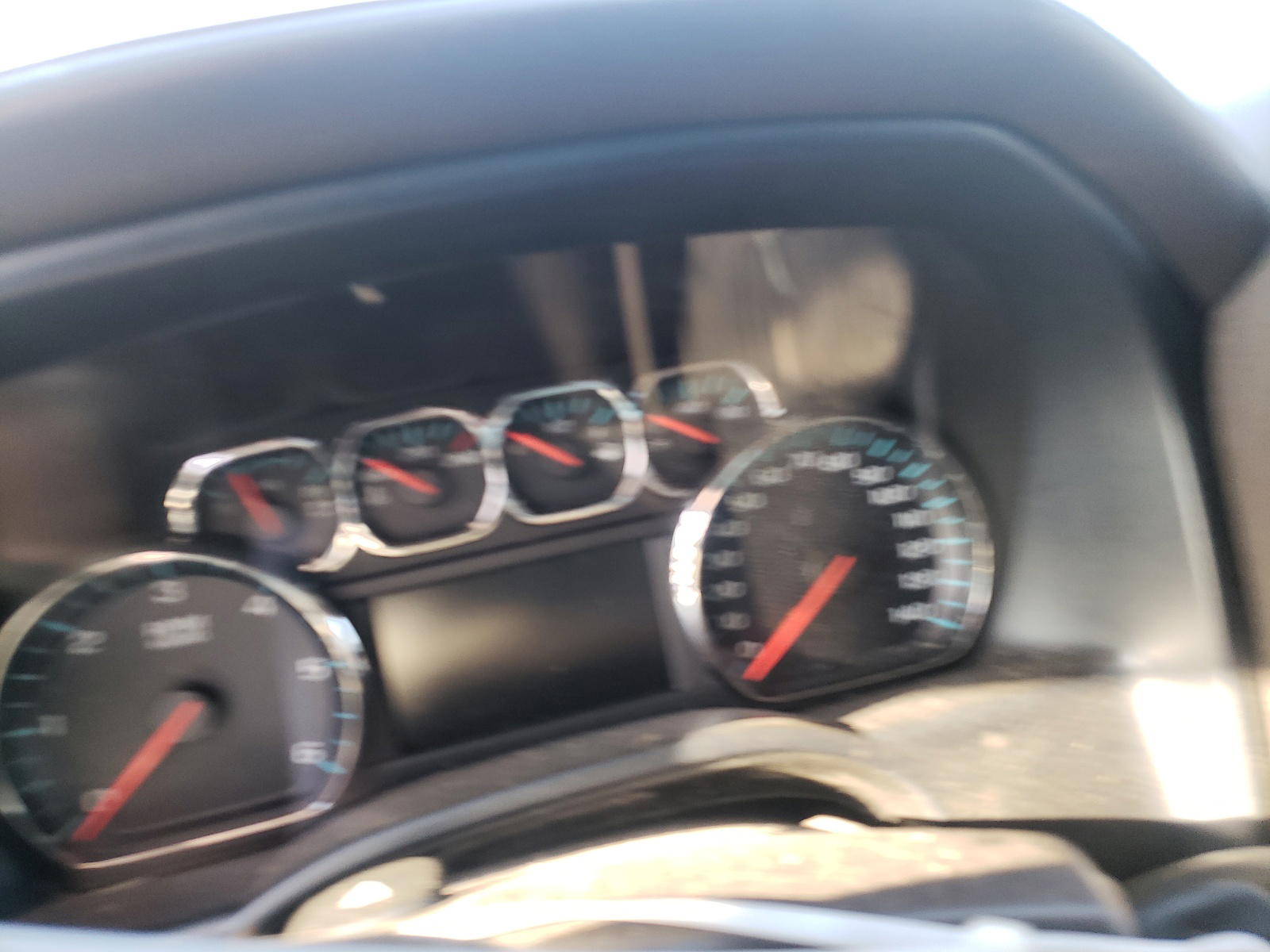 Photo 8 from auction – 2018 CHEVROLET SILVERADO with VIN 3GCUKSECXJG621544