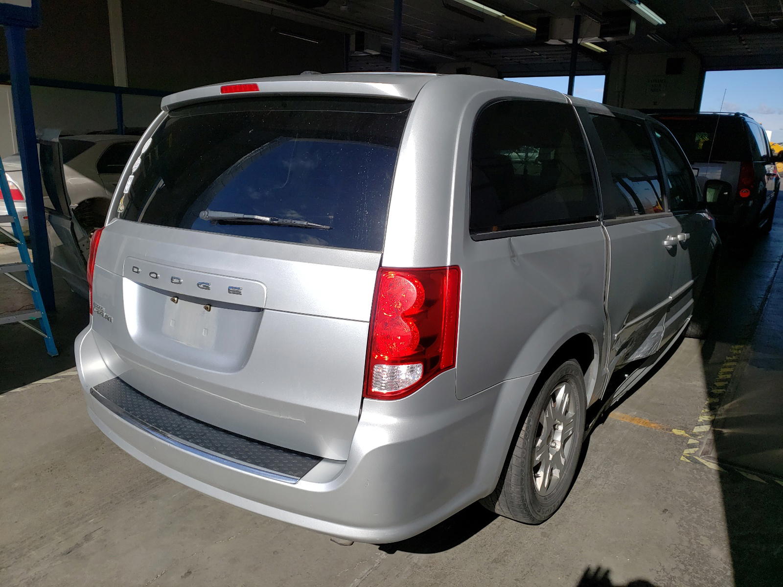 Photo 4 from auction – 2012 DODGE GRAND CARA with VIN 2C4RDGBG2CR131276