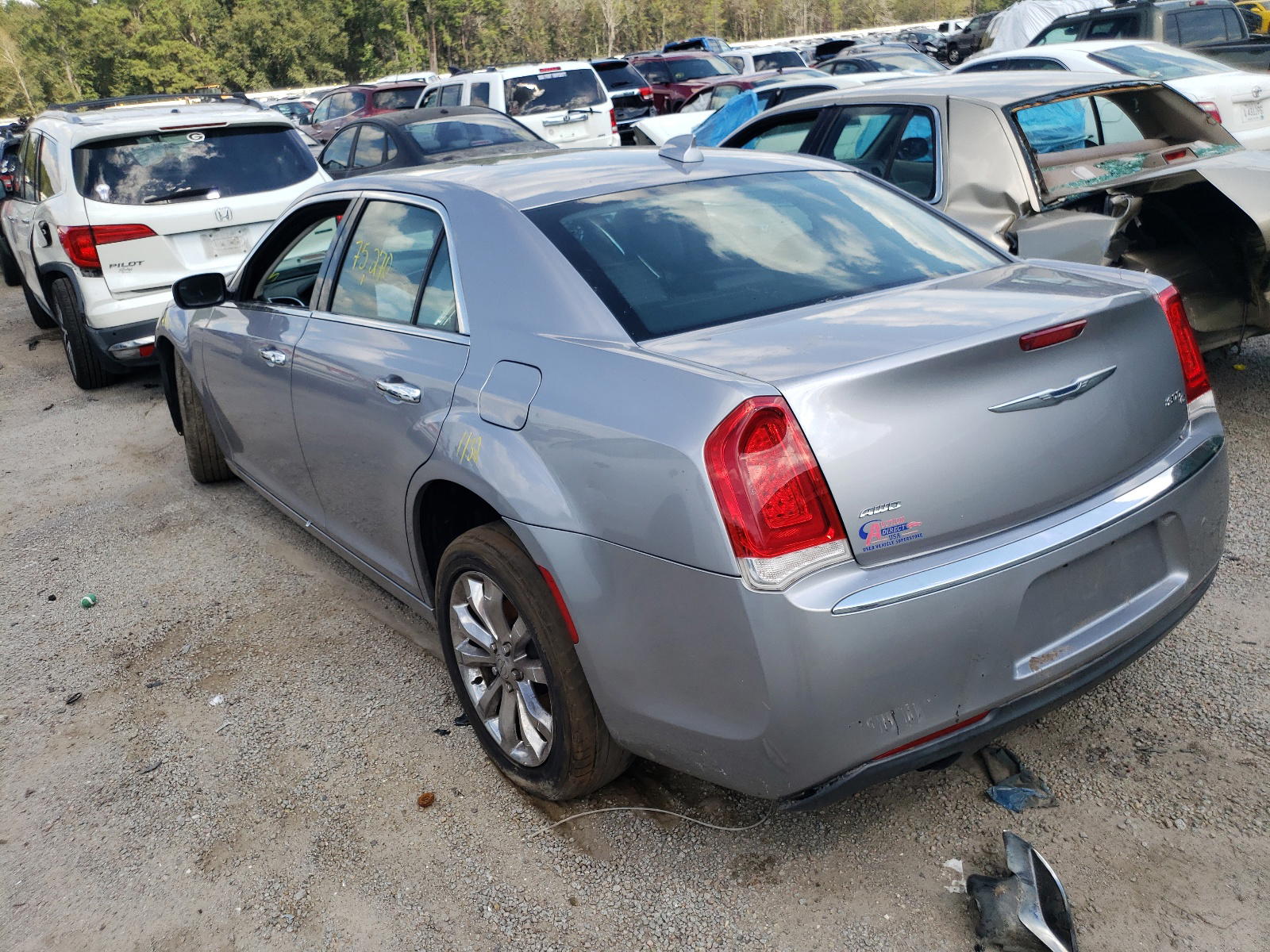 Photo 3 from auction – 2016 CHRYSLER 300C with VIN 2C3CCAKG0GH261725
