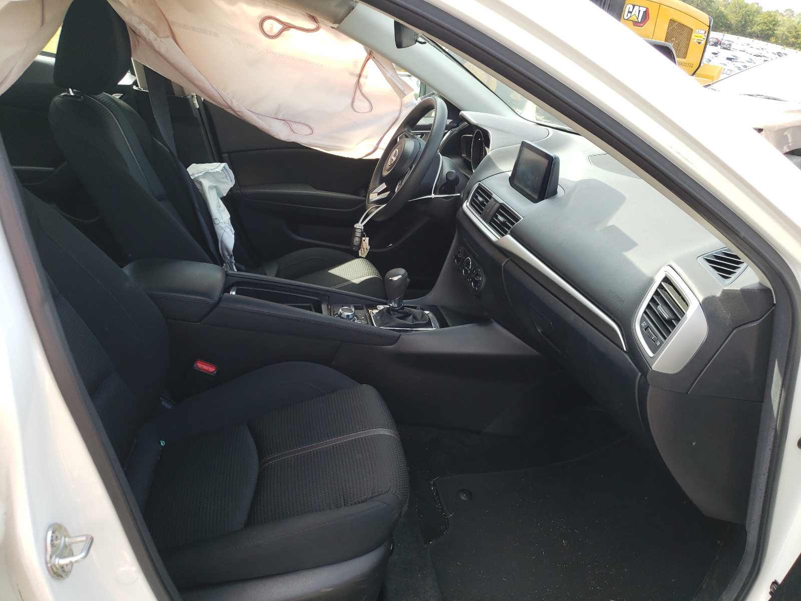 Photo 5 from auction – 2018 MAZDA 3 SPORT with VIN 3MZBN1U76JM199283