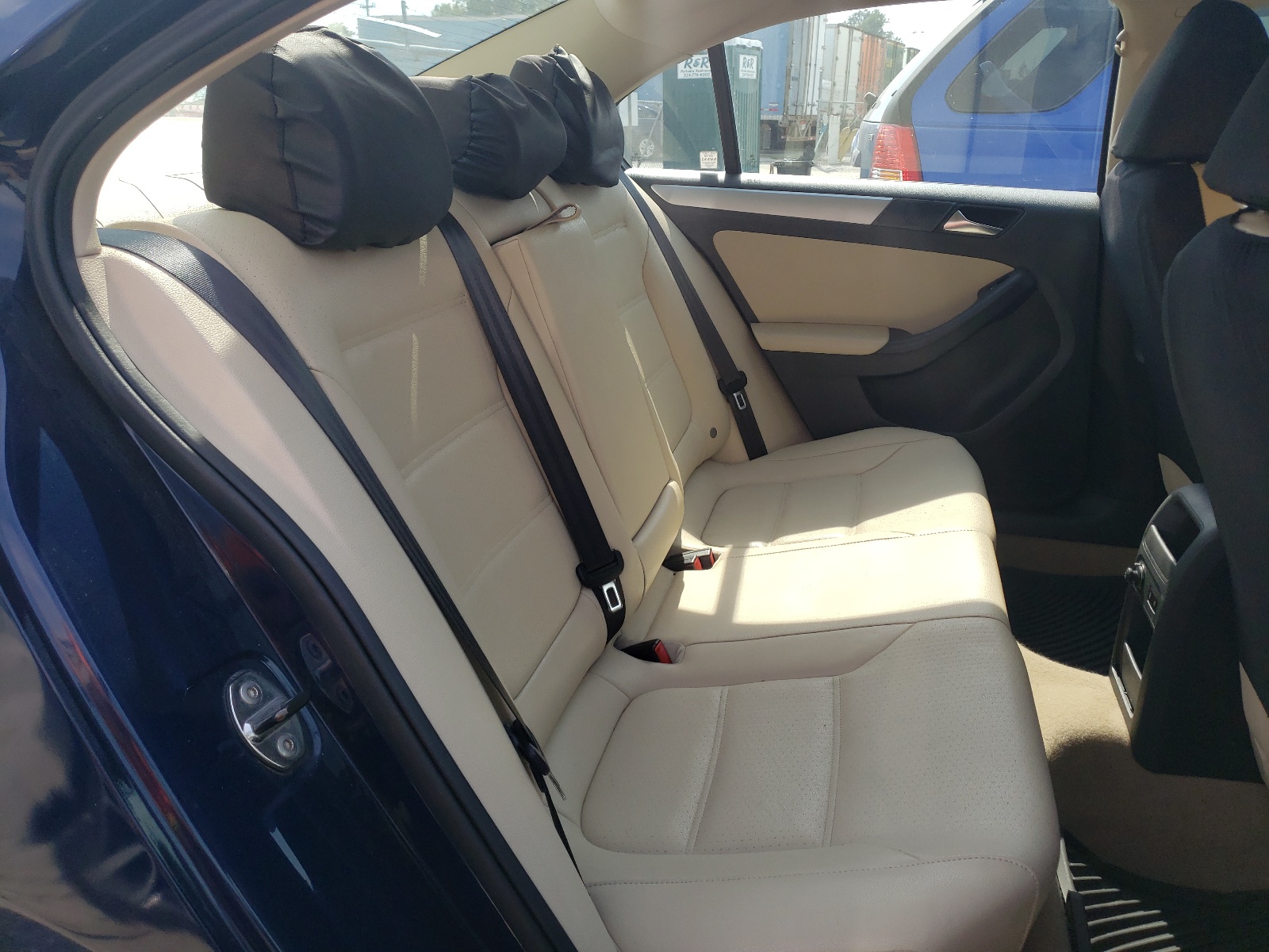 Photo 17 from auction – 2011 VOLKSWAGEN JETTA TDI with VIN 3VWLL7AJ5BM095639