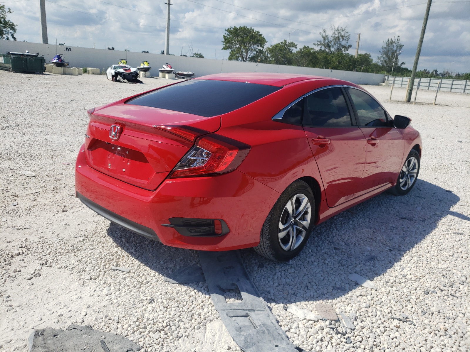 Photo 4 from auction – 2017 HONDA CIVIC LX with VIN 2HGFC2F50HH546483