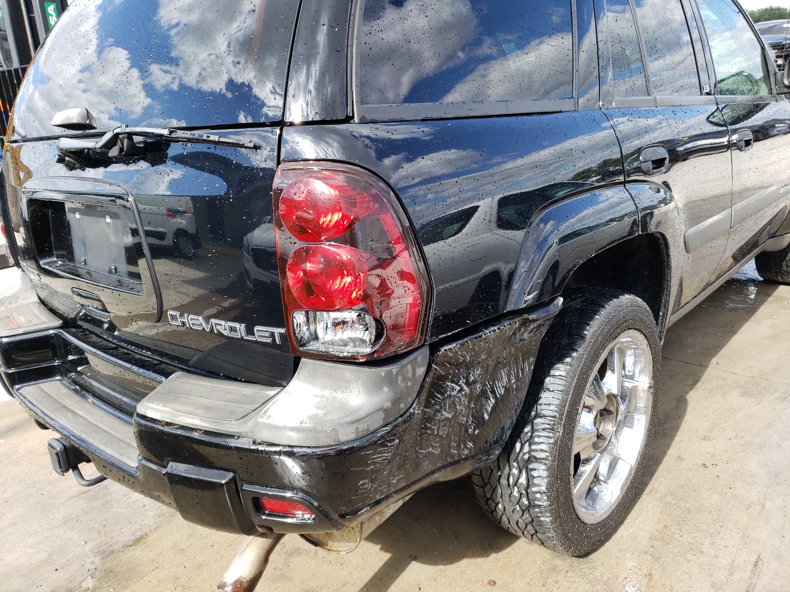 Photo 9 from auction – 2004 CHEVROLET TRAILBLAZE with VIN 1GNDS13S542393221