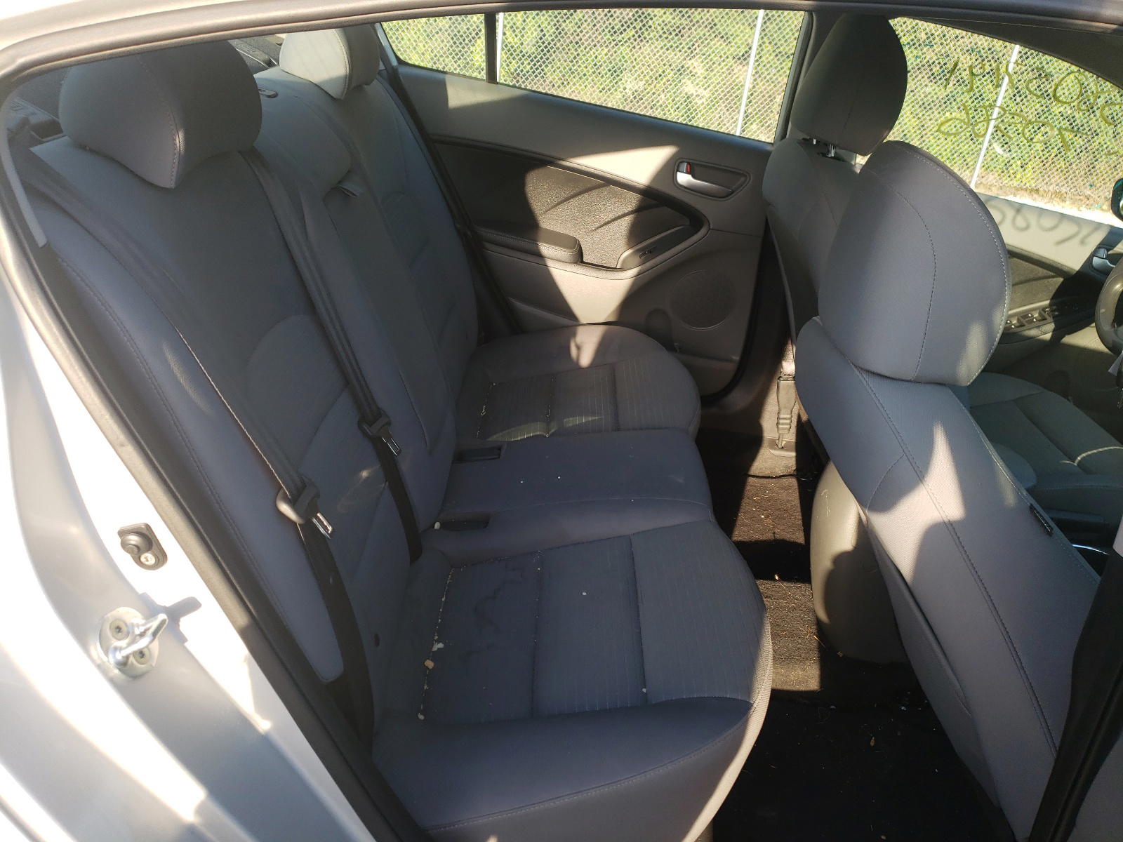 Photo 6 from auction – 2017 KIA FORTE LX with VIN 3KPFL4A70HE078141