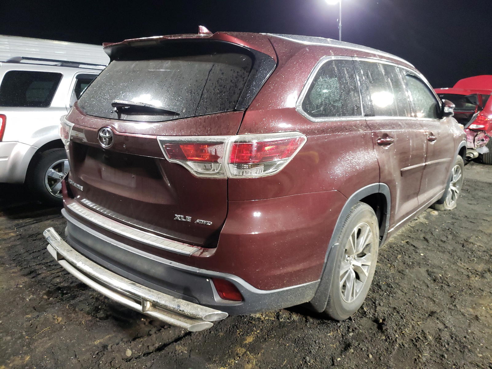 Photo 4 from auction – 2016 TOYOTA HIGHLANDER with VIN 5TDJKRFH6GS318180