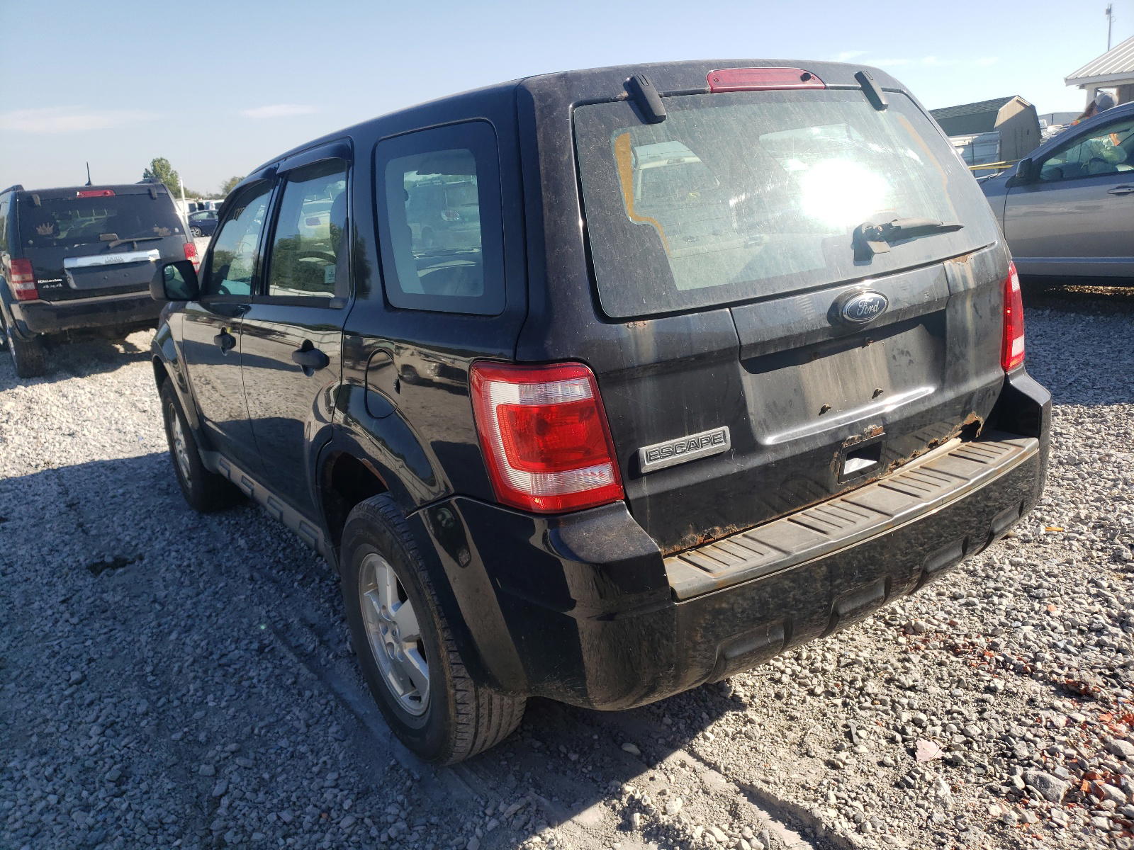 Photo 3 from auction – 2011 FORD ESCAPE XLS with VIN 1FMCU0C74BKA05506