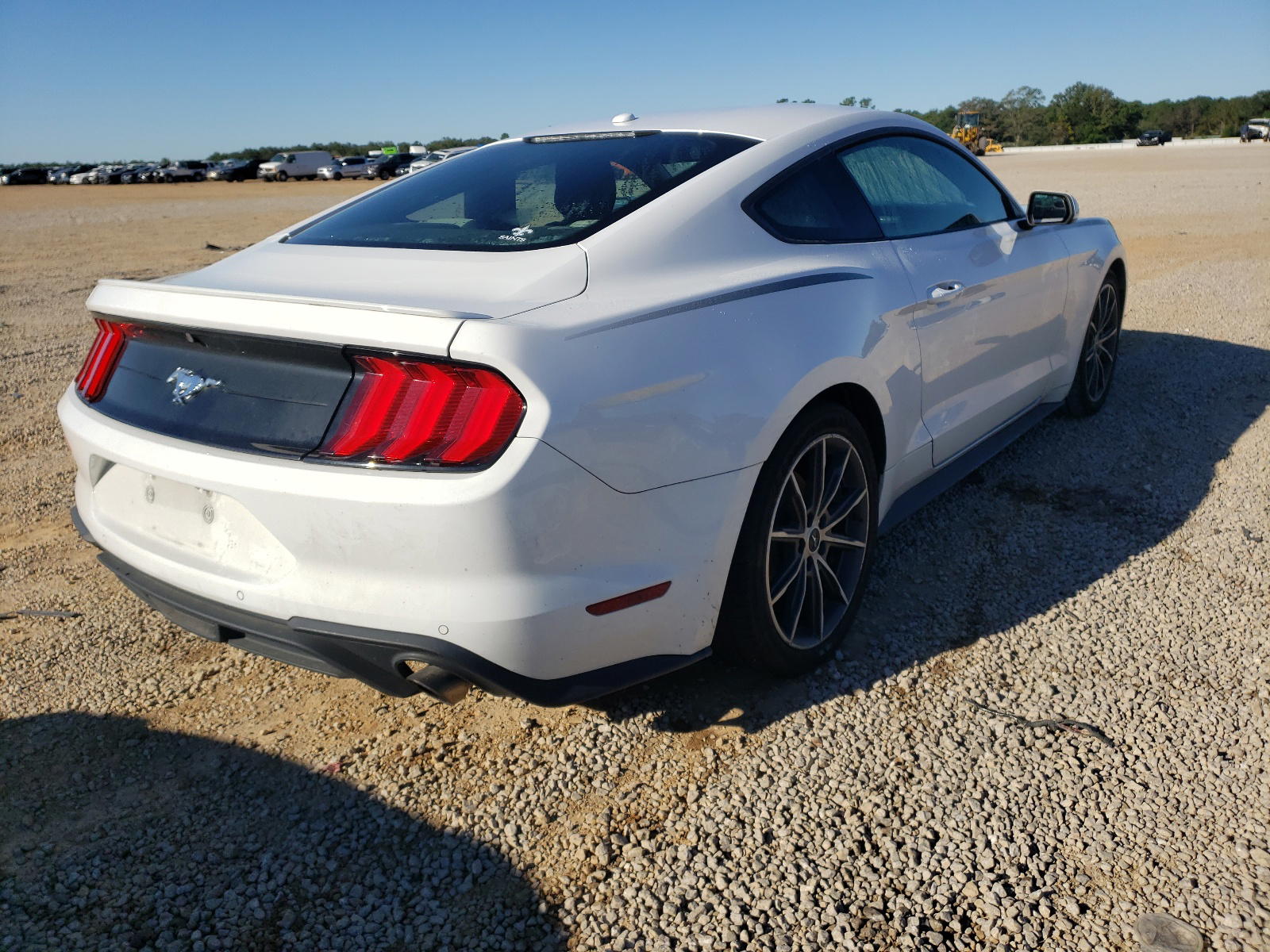 Photo 4 from auction – 2018 FORD MUSTANG with VIN 1FA6P8TH7J5161977