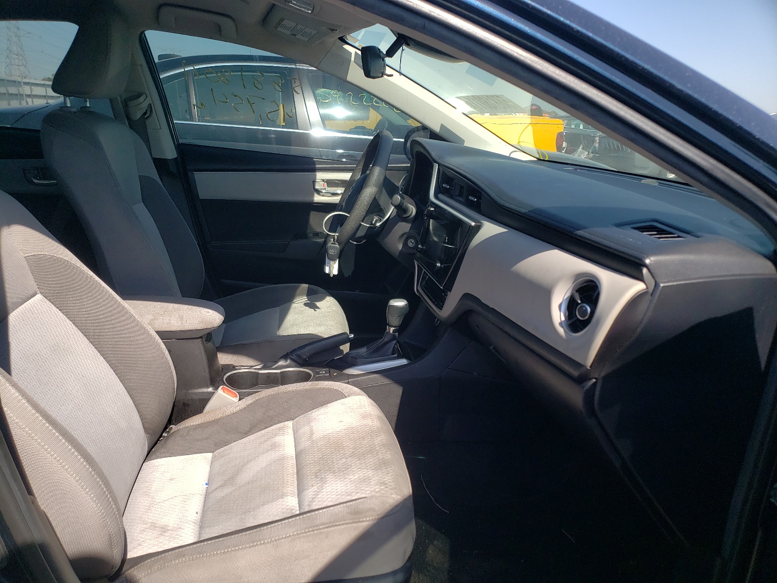 Photo 5 from auction – 2019 TOYOTA COROLLA L with VIN 5YFBURHE0KP901184