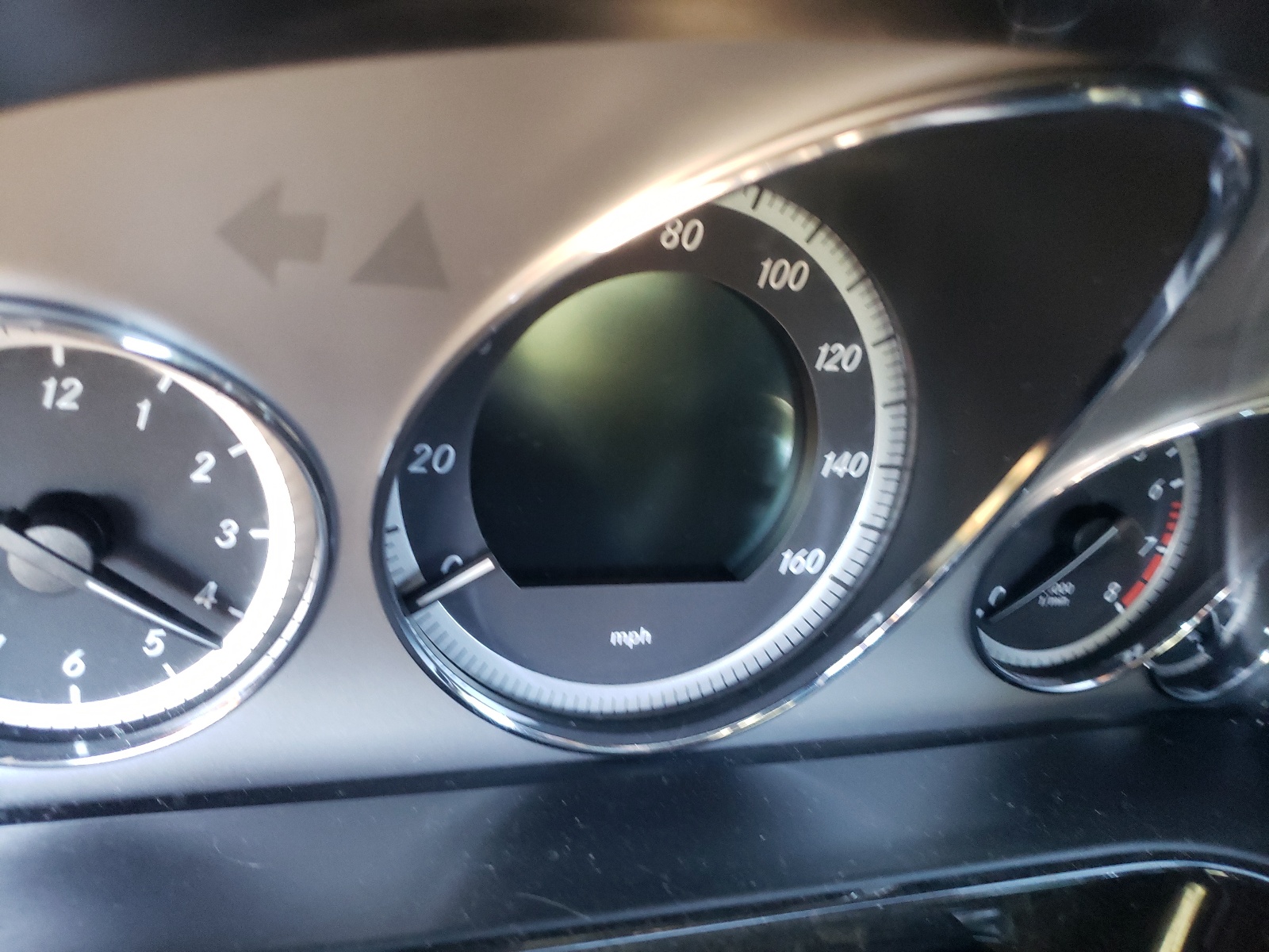 Photo 8 from auction – 2010 MERCEDES-BENZ E 350 with VIN WDDHF5GB2AA032259