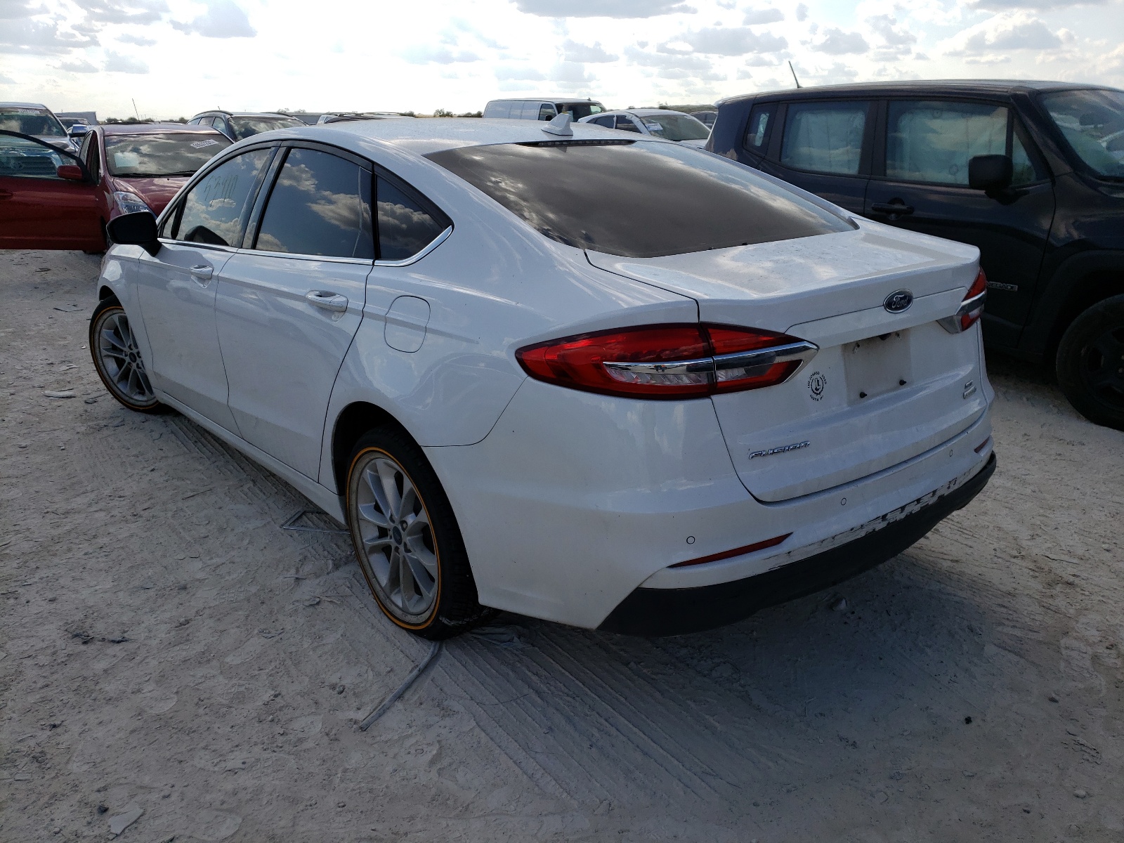 Photo 3 from auction – 2019 FORD FUSION SE with VIN 3FA6P0HD0KR215478