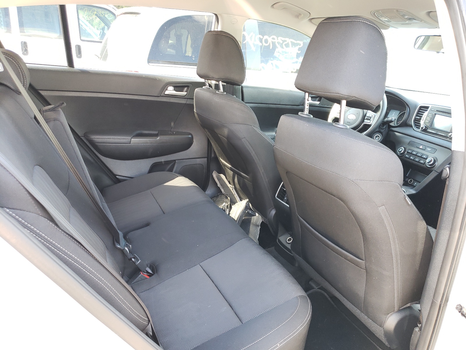 Photo 6 from auction – 2017 KIA SPORTAGE L with VIN KNDPMCAC2H7273831