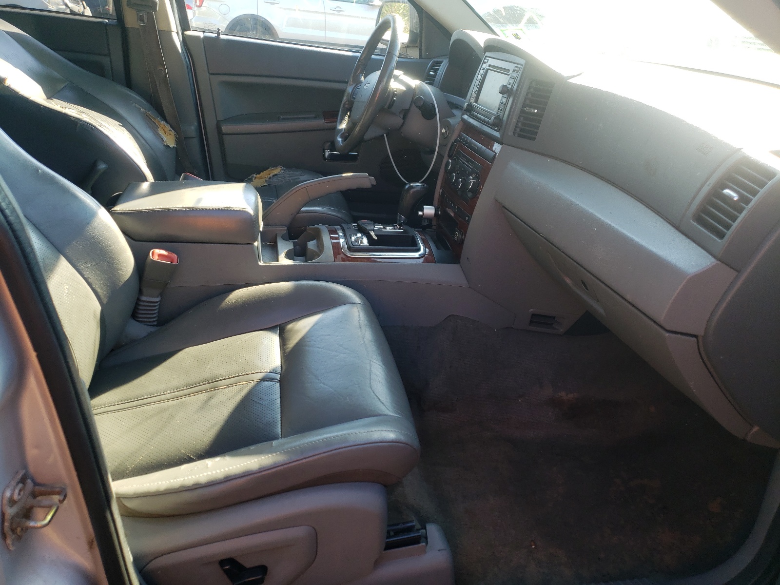 Photo 5 from auction – 2007 JEEP CHEROKEE with VIN 1J8HR58N47C594339