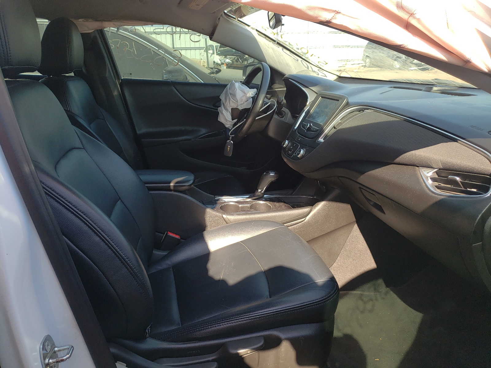 Photo 5 from auction – 2016 CHEVROLET MALIBU LT with VIN 1G1ZE5ST6GF310232
