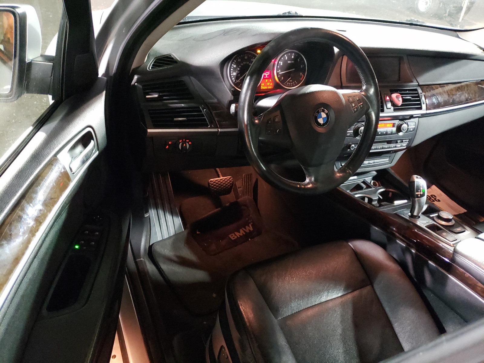 Photo 9 from auction – 2009 BMW X5 XDRIVE3 with VIN 5UXFE435X9L270440