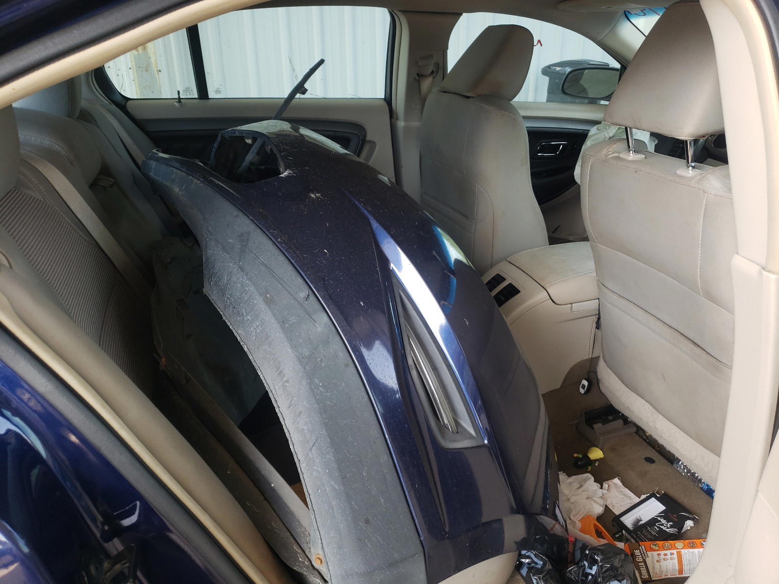 Photo 6 from auction – 2011 FORD TAURUS SEL with VIN 1FAHP2EW4BG185676