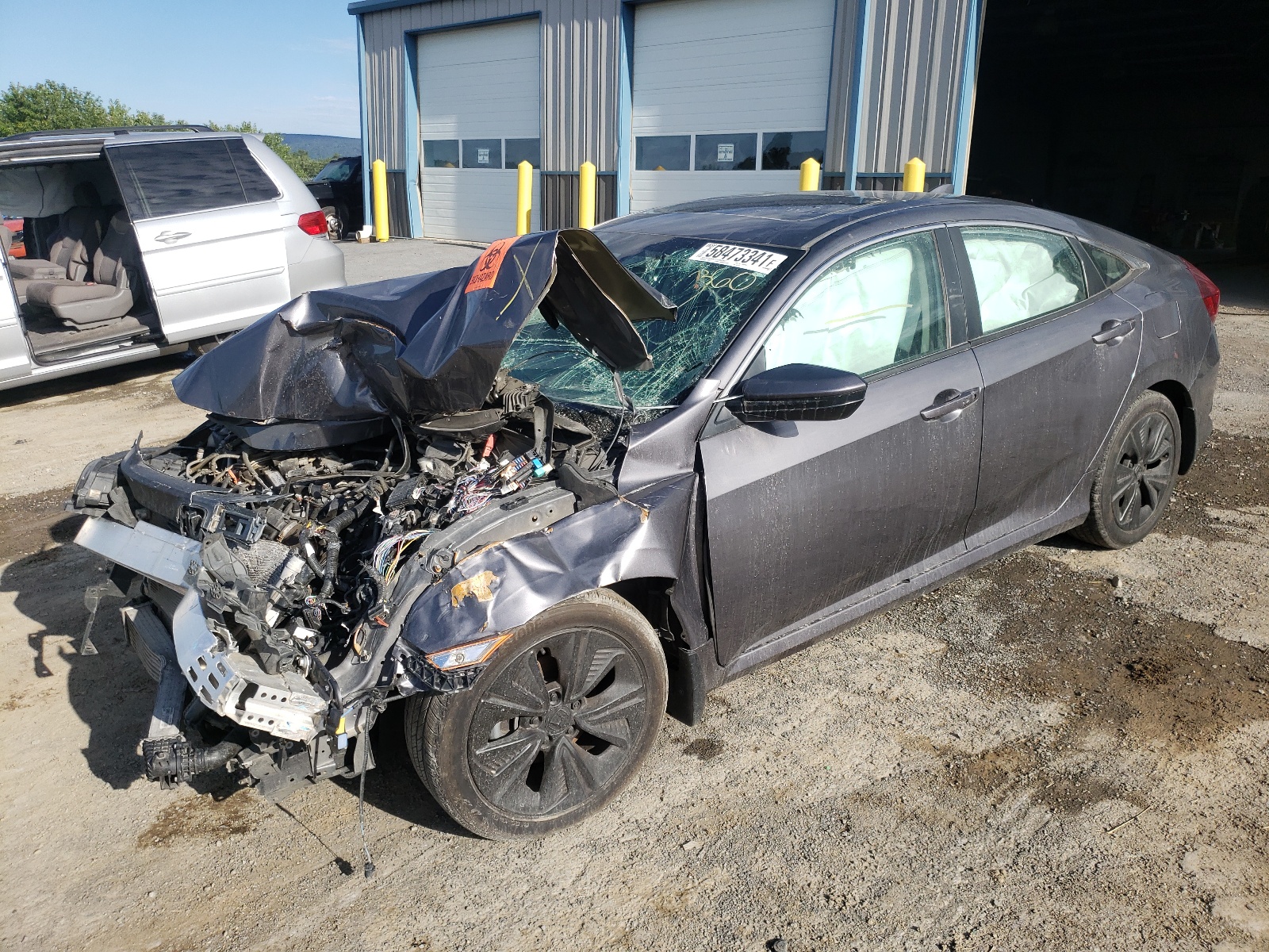 Photo 2 from auction – 2016 HONDA CIVIC EXL with VIN 2HGFC1F78GH652738
