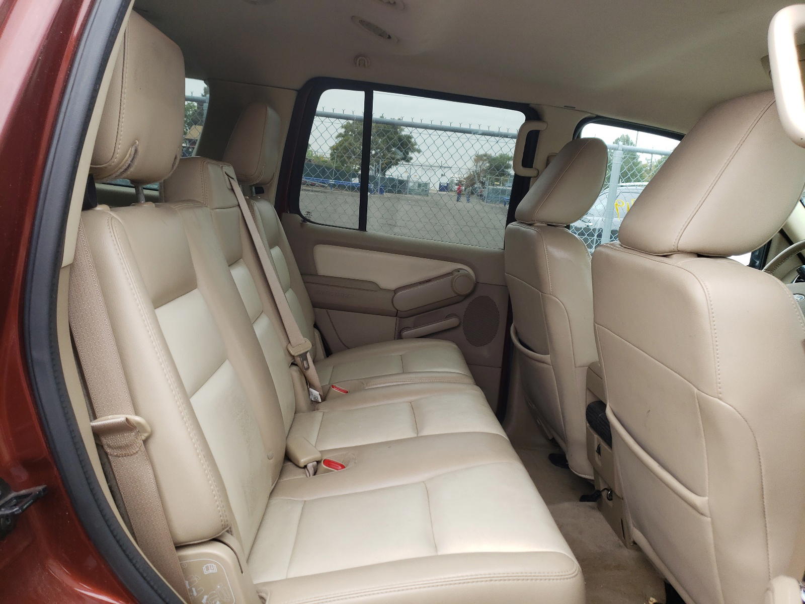Photo 6 from auction – 2010 FORD EXPLORER E with VIN 1FMEU7EE6AUA67781