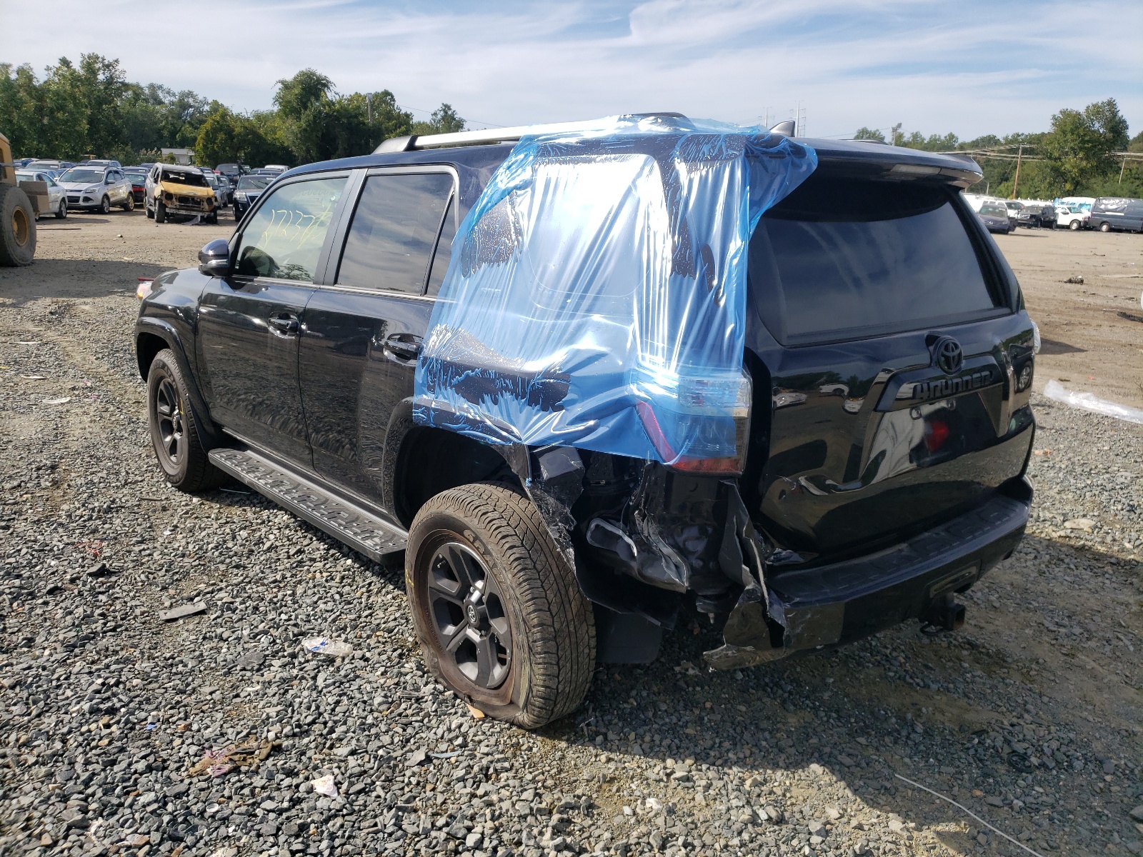 Photo 3 from auction – 2019 TOYOTA 4RUNNER SR with VIN JTEBU5JRXK5719037