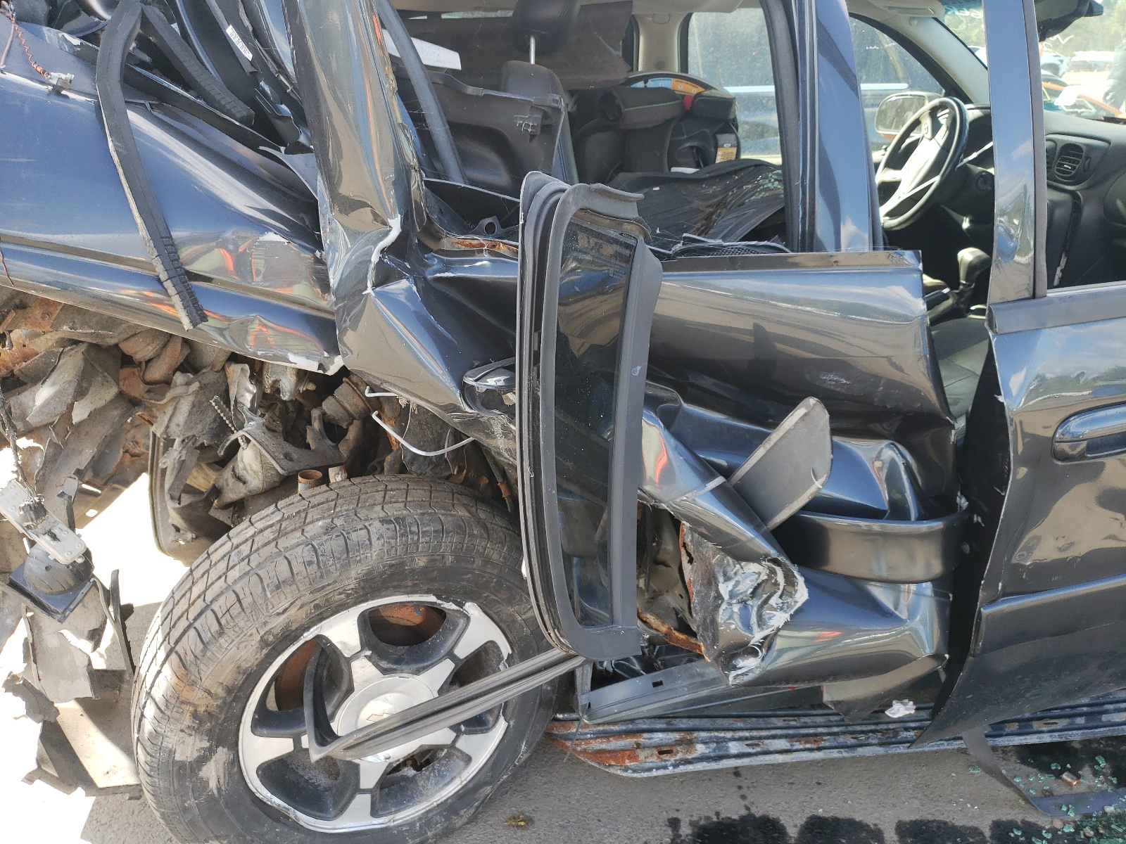 Photo 6 from auction – 2005 CHEVROLET TRAILBLAZE with VIN 1GNET16S756184246