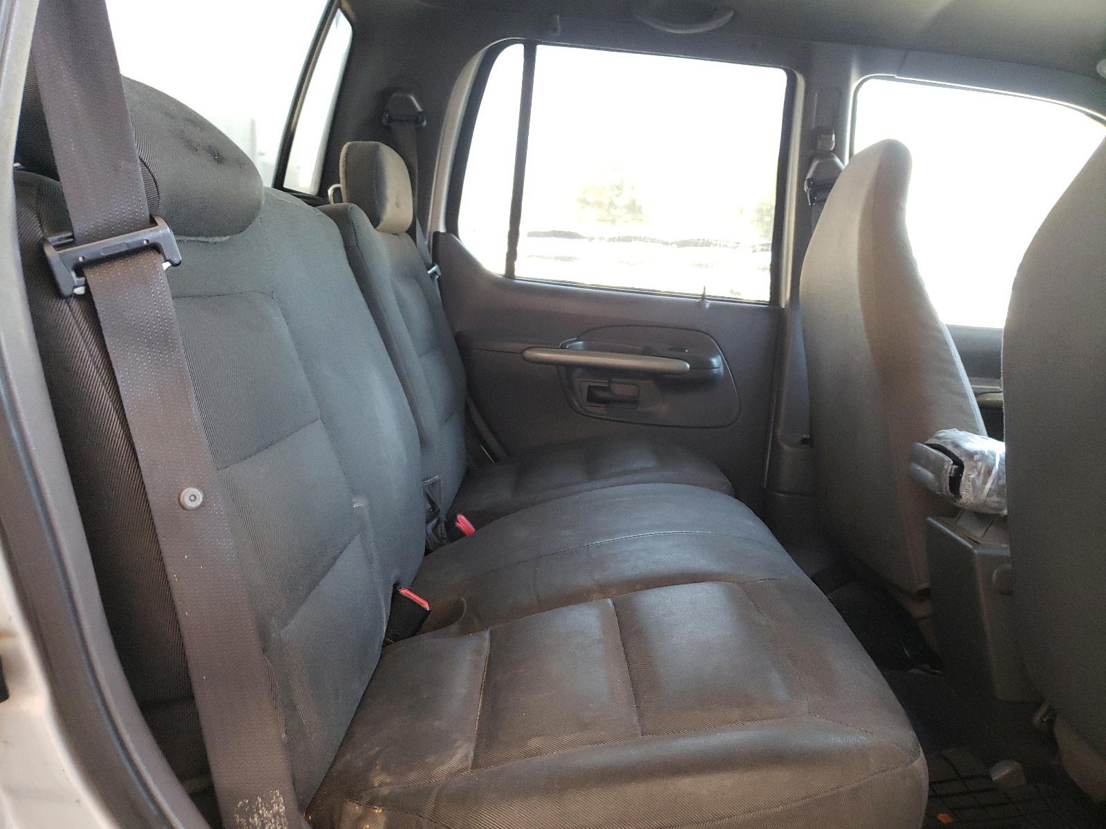 Photo 6 from auction – 2002 FORD EXPLORER S with VIN 1FMZU67E82UA99111