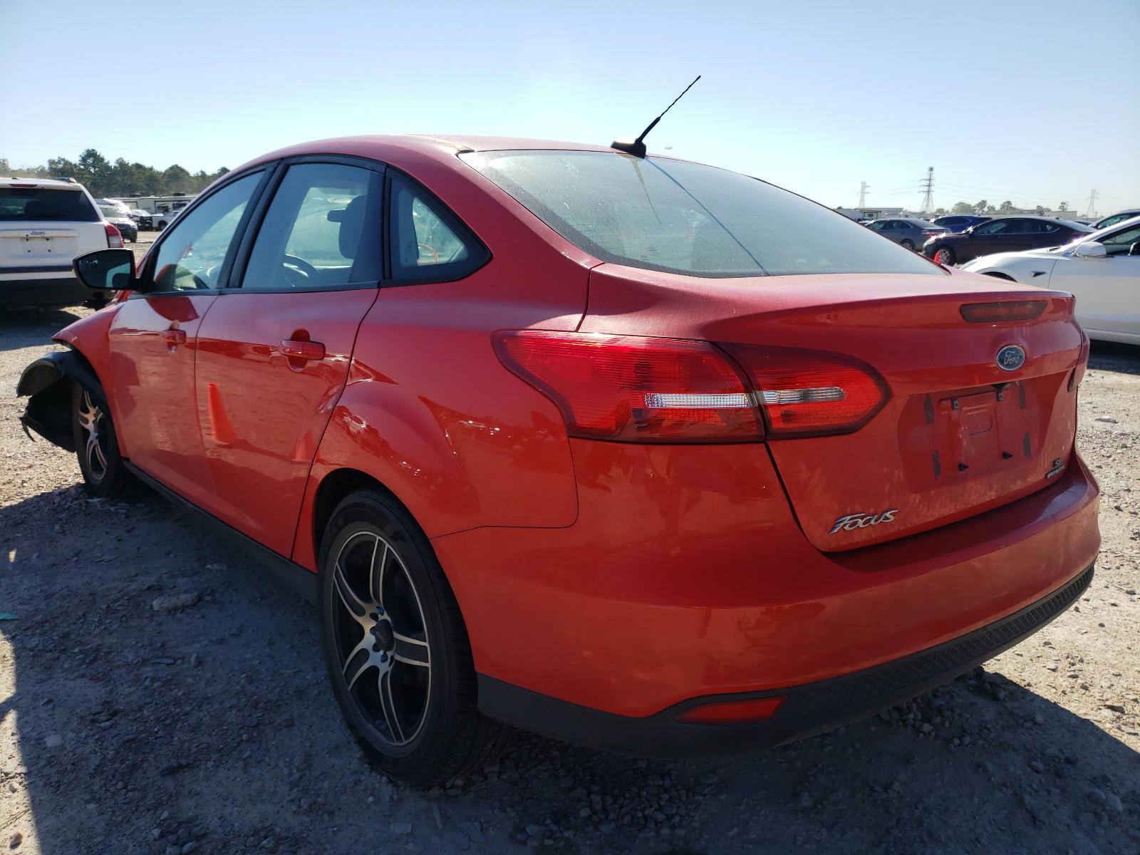 Photo 3 from auction – 2015 FORD FOCUS SE with VIN 1FADP3F23FL240342