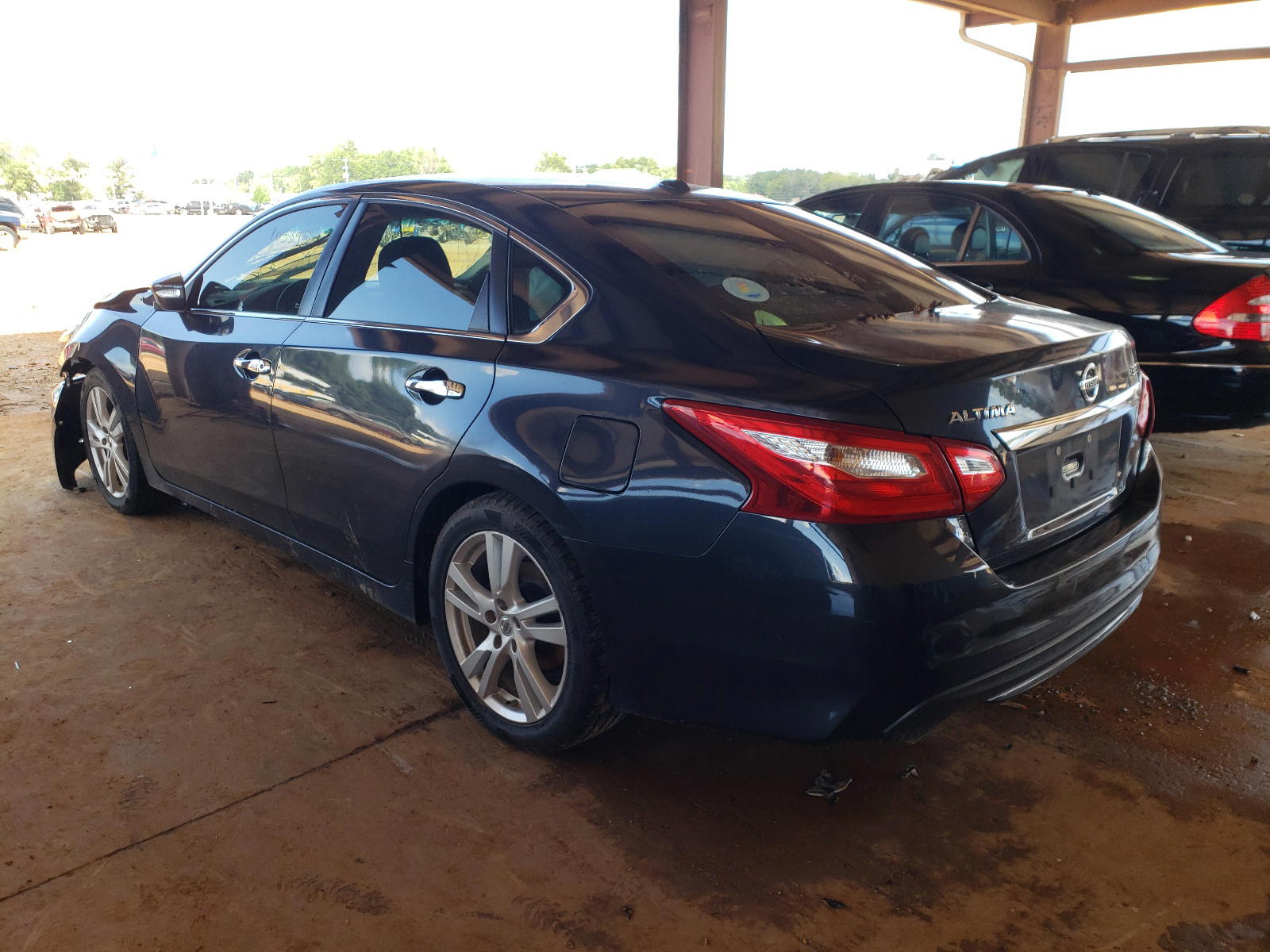 Photo 3 from auction – 2016 NISSAN ALTIMA 3.5 with VIN 1N4BL3AP1GC157256