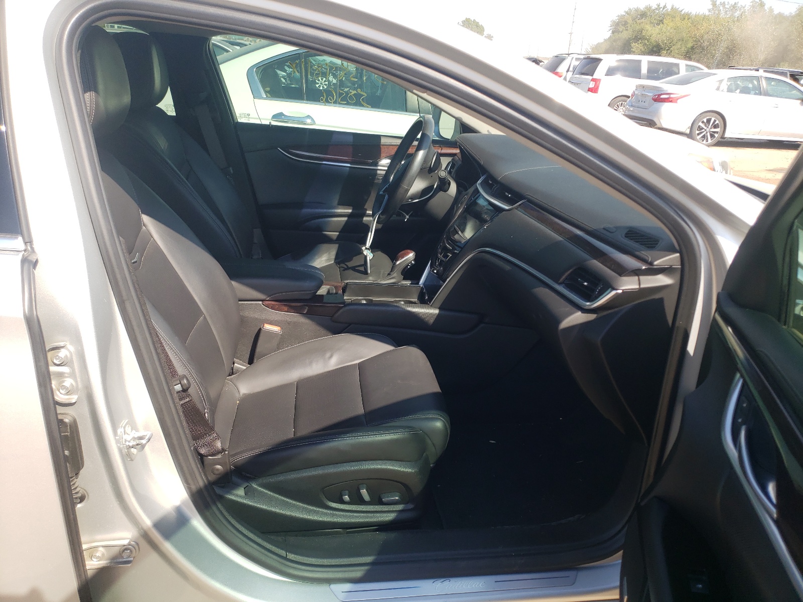 Photo 5 from auction – 2017 CADILLAC XTS LUXURY with VIN 2G61M5S33H9144496