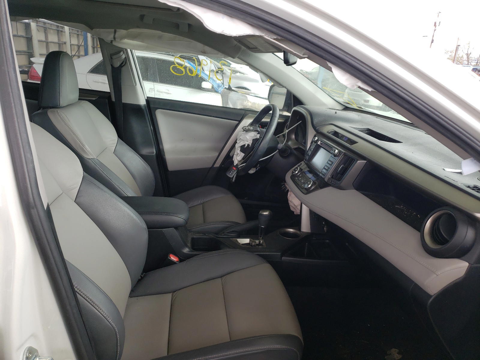Photo 5 from auction – 2015 TOYOTA RAV4 LIMIT with VIN 2T3DFREV1FW258945