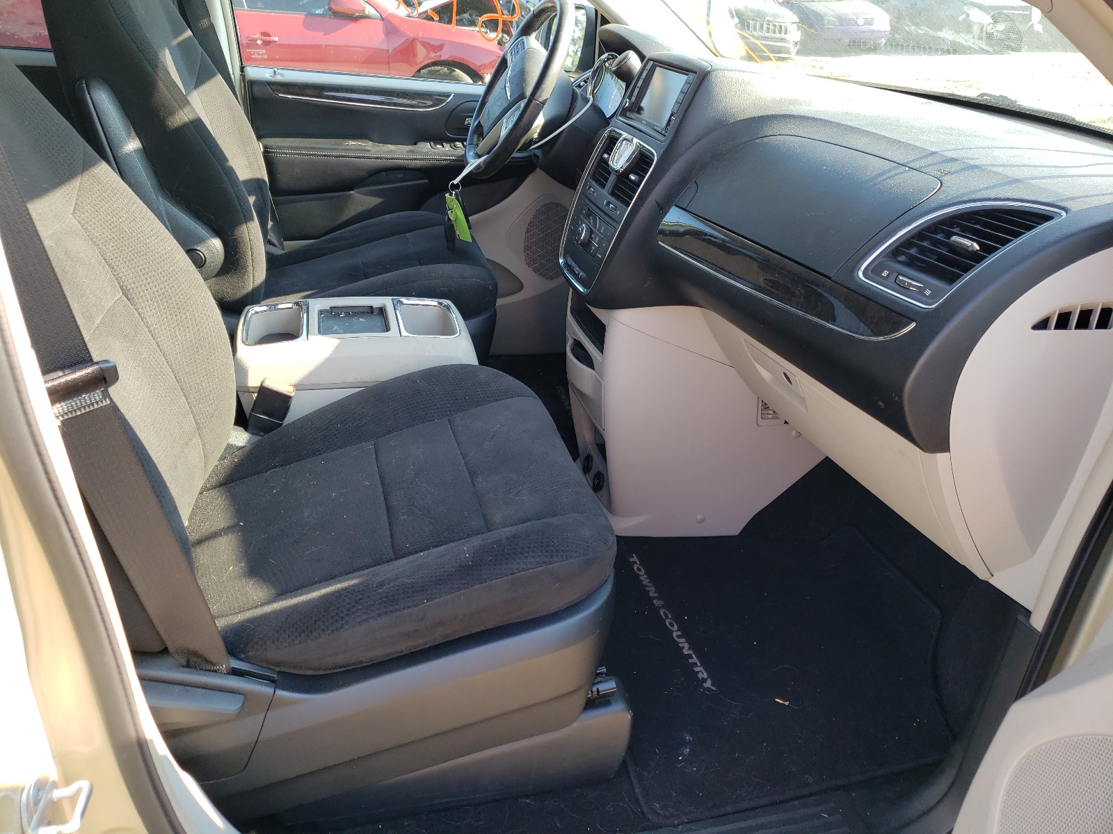 Photo 5 from auction – 2011 CHRYSLER TOWN & COU with VIN 2A4RR5DG9BR719848