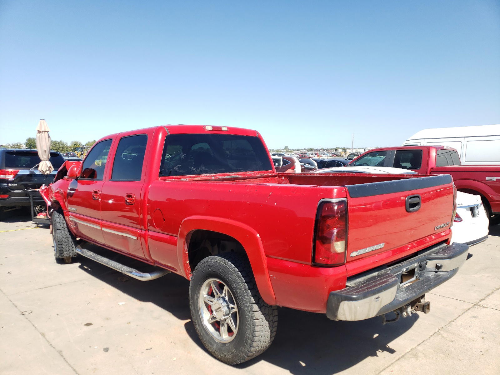 Photo 3 from auction – 2005 CHEVROLET SILVERADO with VIN 1GCHC23U25F841682