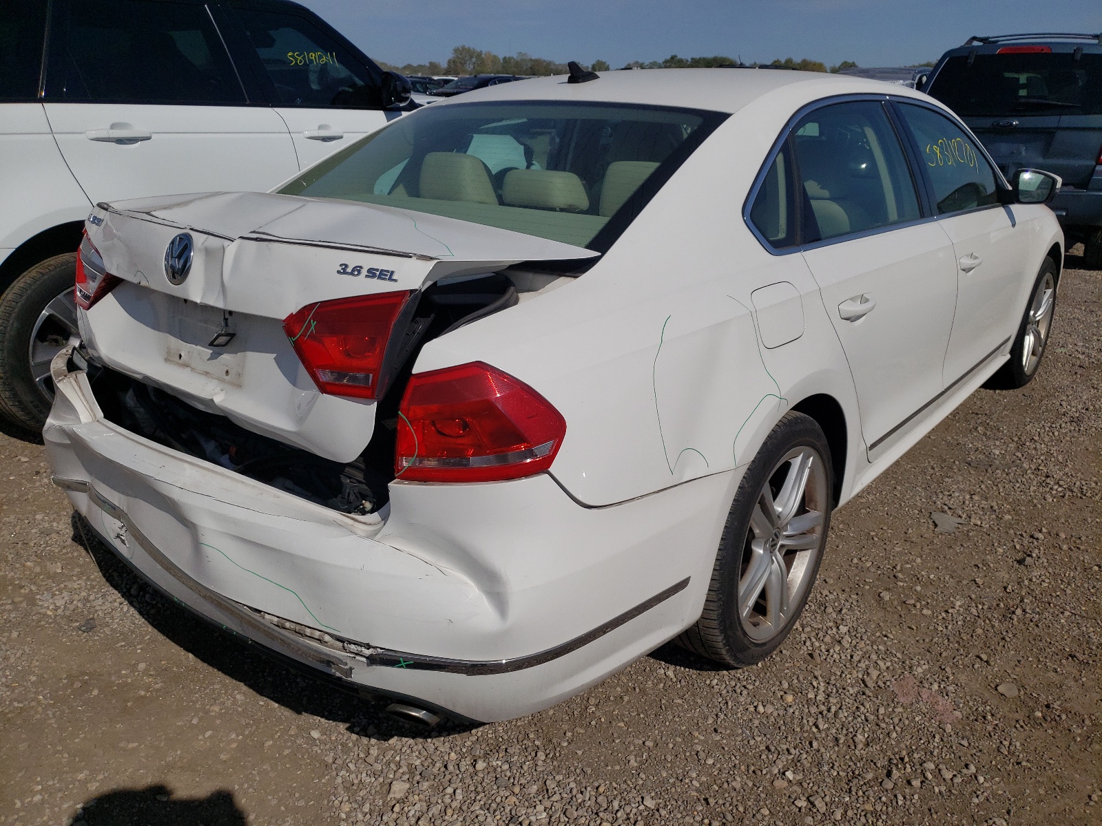 Photo 4 from auction – 2013 VOLKSWAGEN PASSAT SEL with VIN 1VWCM7A3XDC001029