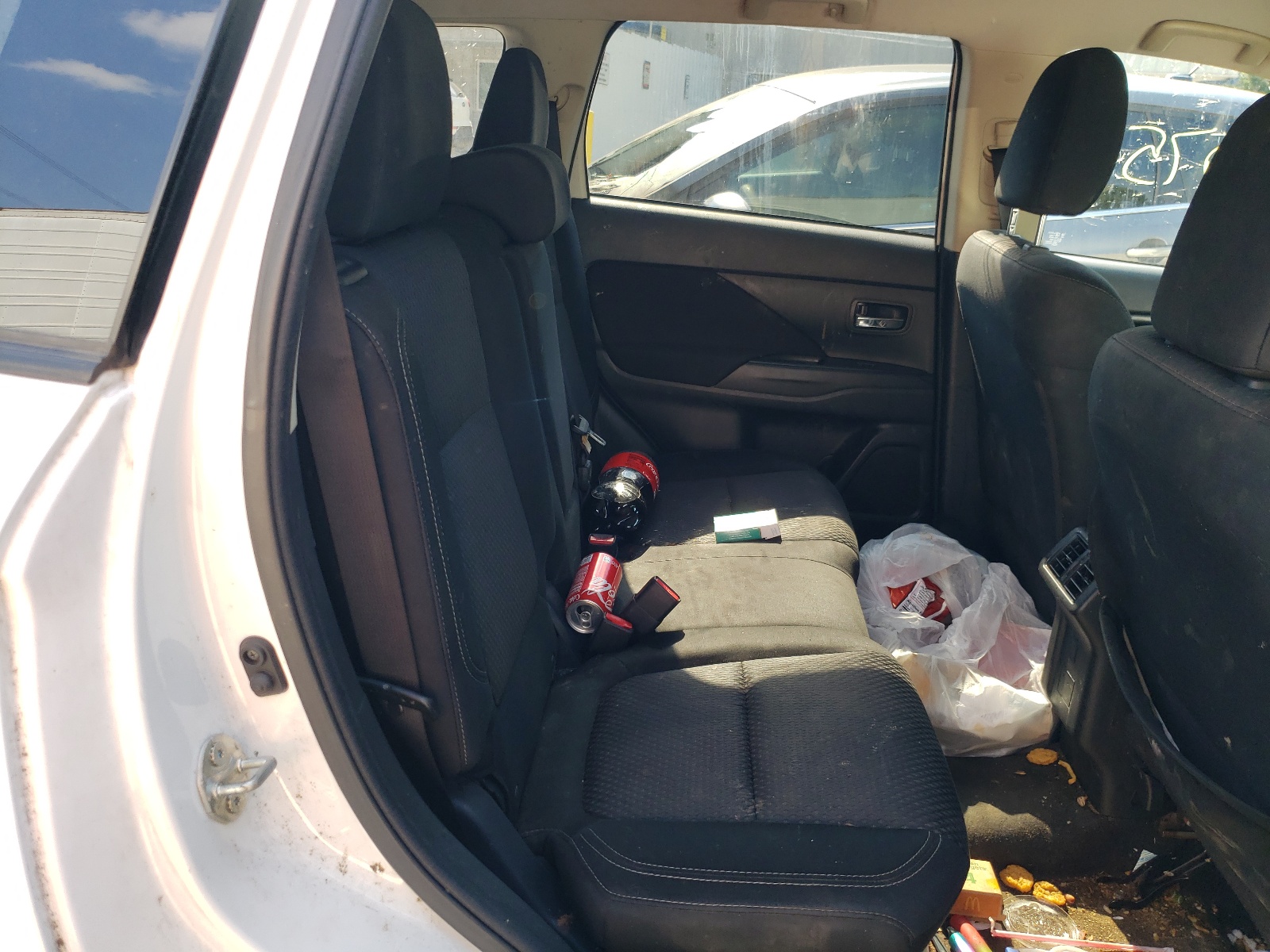 Photo 18 from auction – 2019 MITSUBISHI OUTLANDER with VIN JA4AD2A33KZ013900