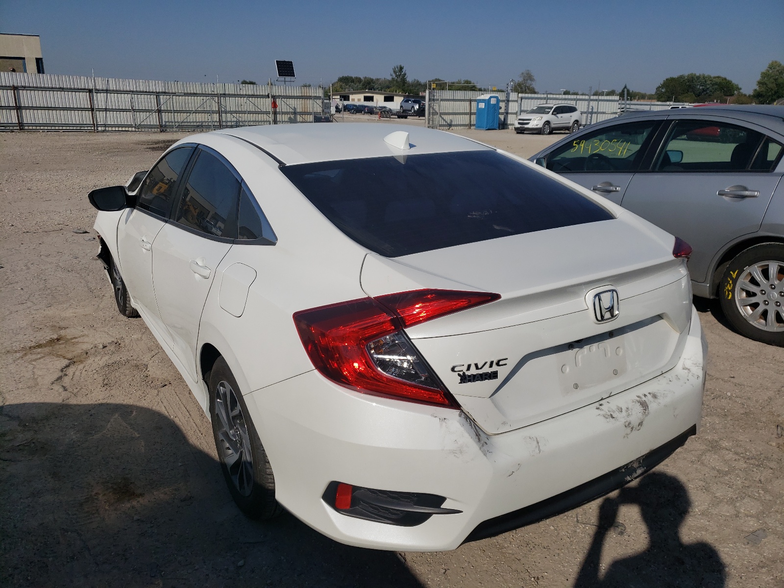 Zdjęcie 3 z aukcji – 2017 HONDA CIVIC EX z VIN 19XFC2F79HE004813