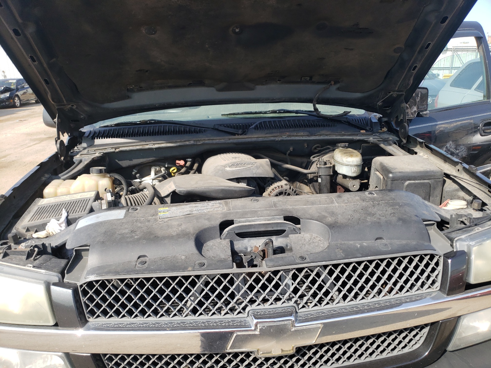 Photo 7 from auction – 2004 CHEVROLET SILVERADO with VIN 1GCEK19T14E141378